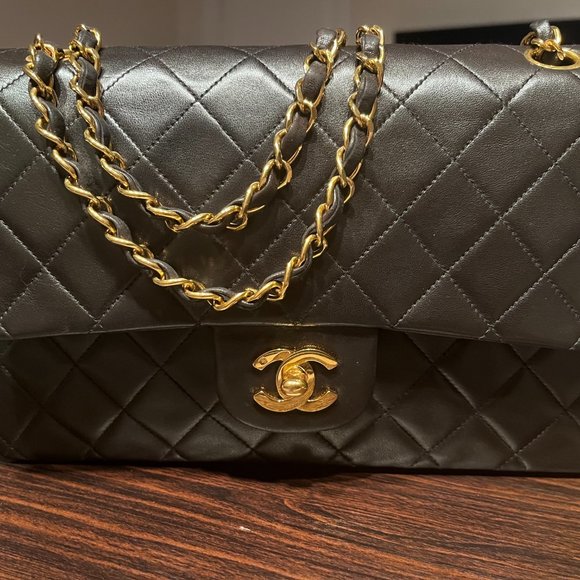 Authentic CHANEL Classic Flap Medium Lambskin Leather Black Gold Hardware - Picture 15 of 16